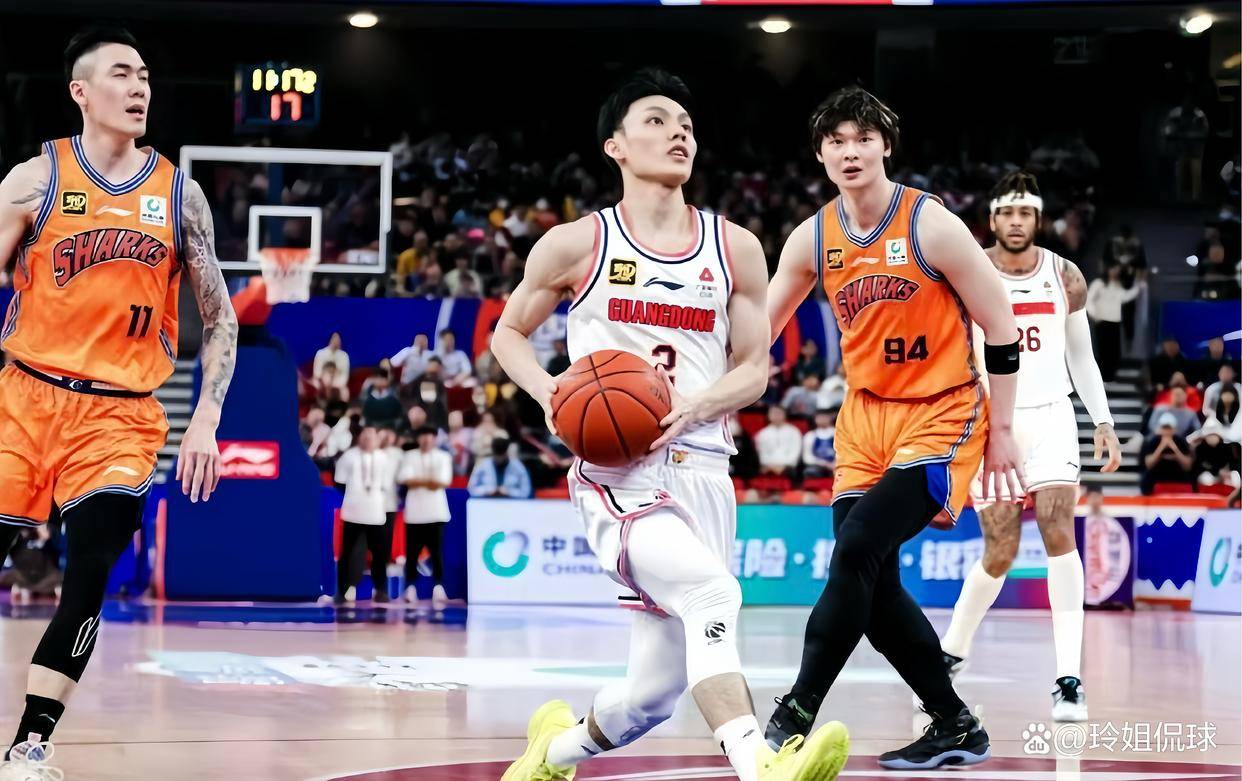 广东男篮再胜对手，继续领跑联赛的简单介绍