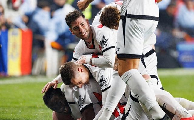 包含皇马后防出现漏洞,被对手利用得手的词条 包含皇马后防出现漏洞,被对手利用得手的词条