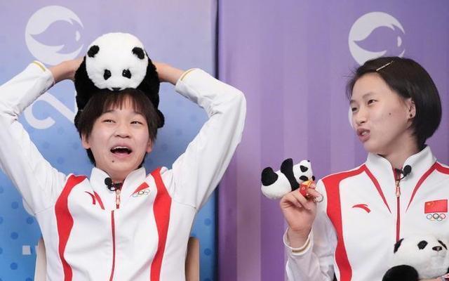 包含运动员意外受伤，众人心疼加祈祷的词条