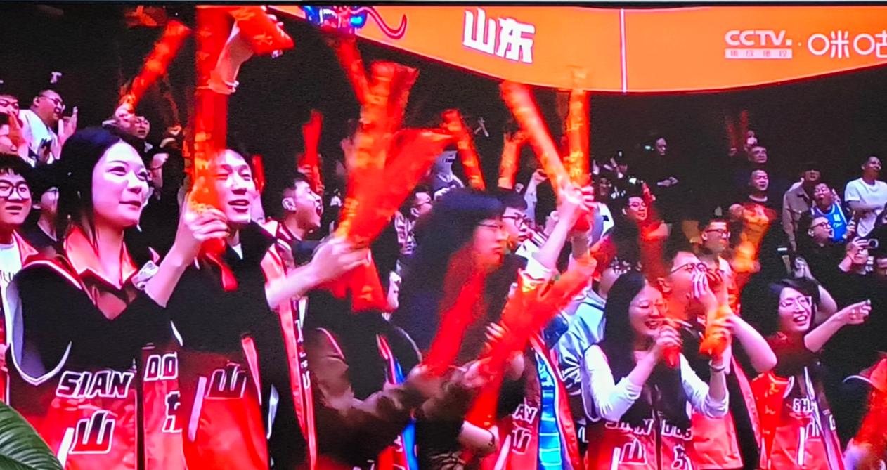 山东男篮在主场遭遇惨败，排名下滑的简单介绍