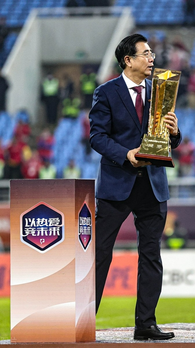 新晋球员表现出色获主教练赞扬